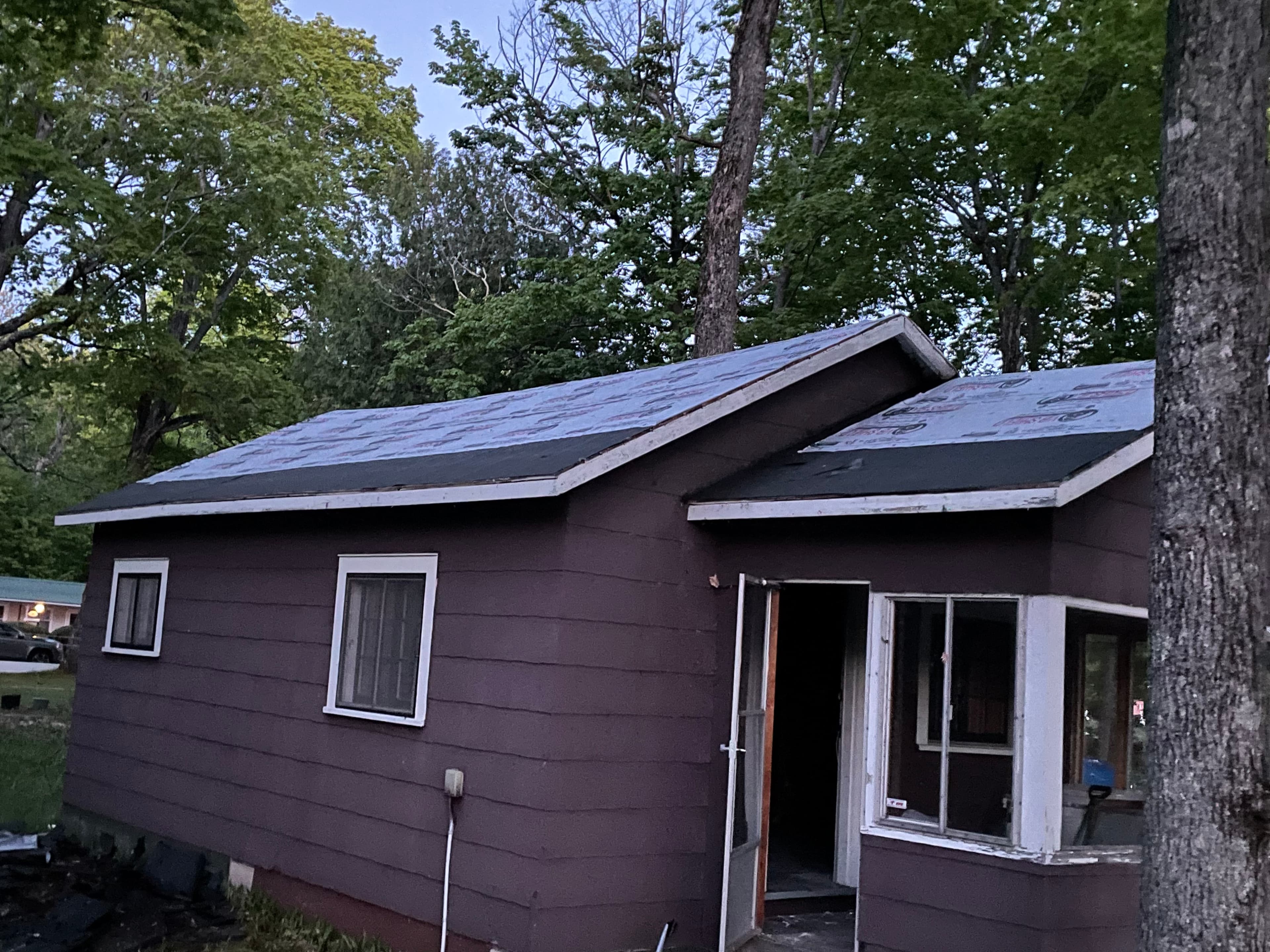Roof underlayment installation
